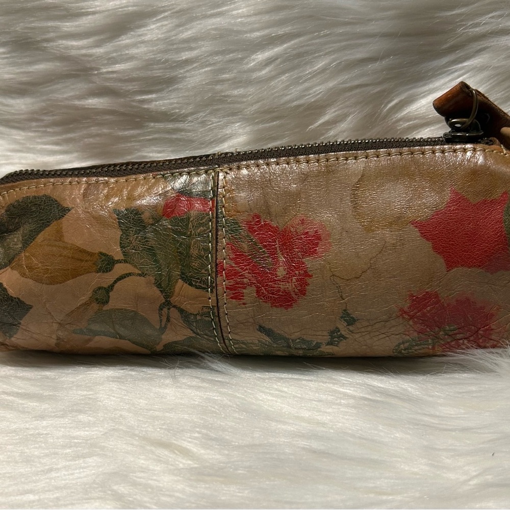 Patricia Nash Isla Oblong Italian Leather Floral Patterned Leather Wristlet - Picture 3 of 12